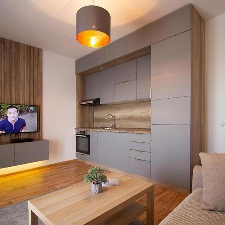 Laurel Apartments Bar Ngoại thất bức ảnh
