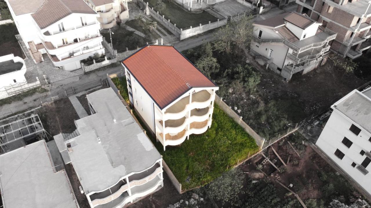 Laurel Apartments Bar Ngoại thất bức ảnh