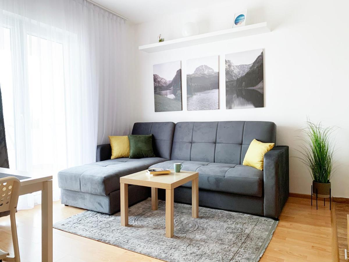 Laurel Apartments Bar Ngoại thất bức ảnh