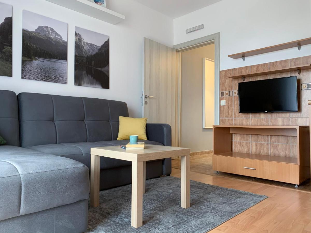 Laurel Apartments Bar Ngoại thất bức ảnh
