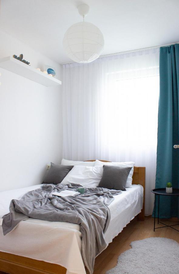 Laurel Apartments Bar Ngoại thất bức ảnh