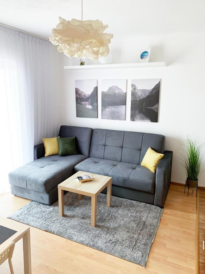 Laurel Apartments Bar Ngoại thất bức ảnh