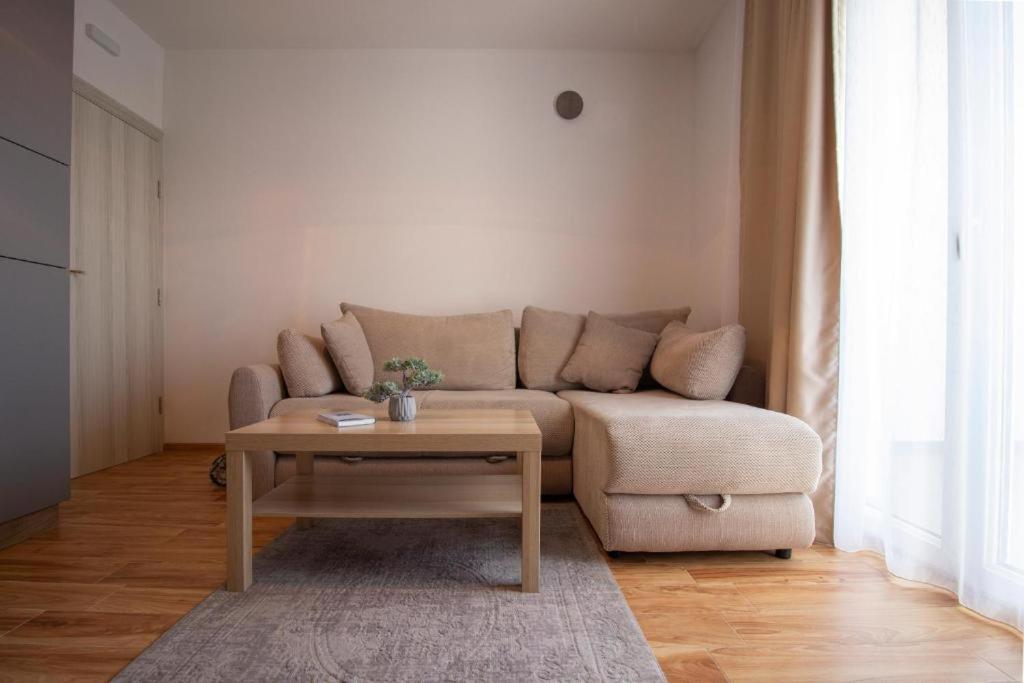 Laurel Apartments Bar Ngoại thất bức ảnh